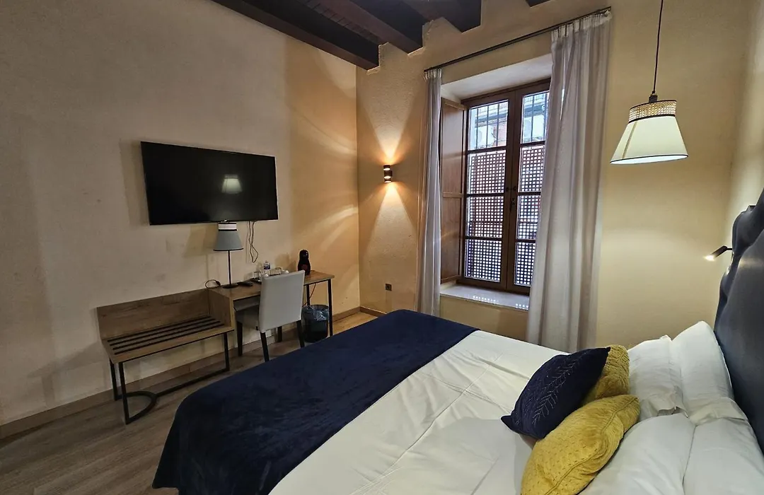 Hemd Hotels Puerta Real Boutique-1